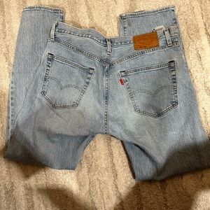 light wash baggy levis